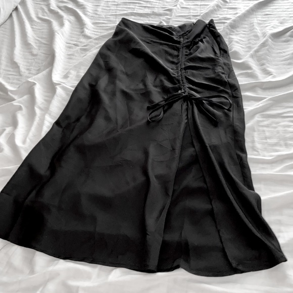 Forever 21 satin split skirt - Picture 2 of 4